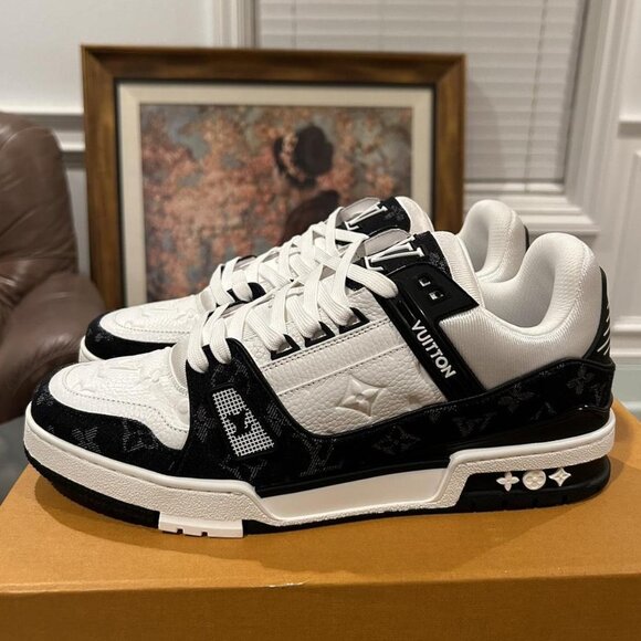 Louis Vuitton Trainers Sneakers Black / White color way - Picture 3 of 7